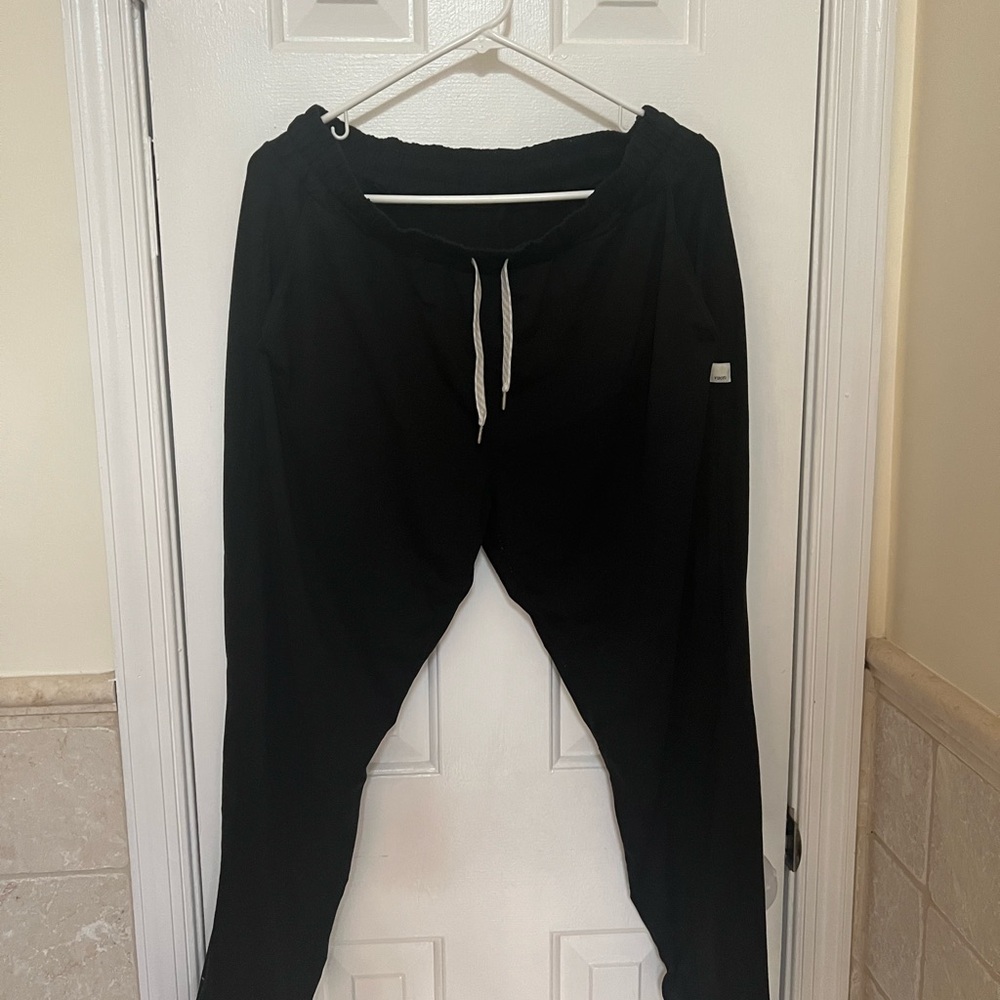 Vuori Women's Black Joggers